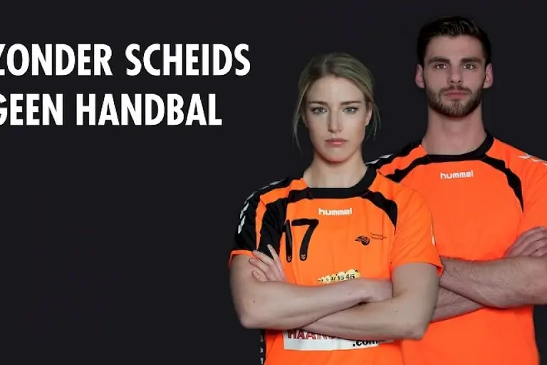 scheidsrechter die twee minuten geeft