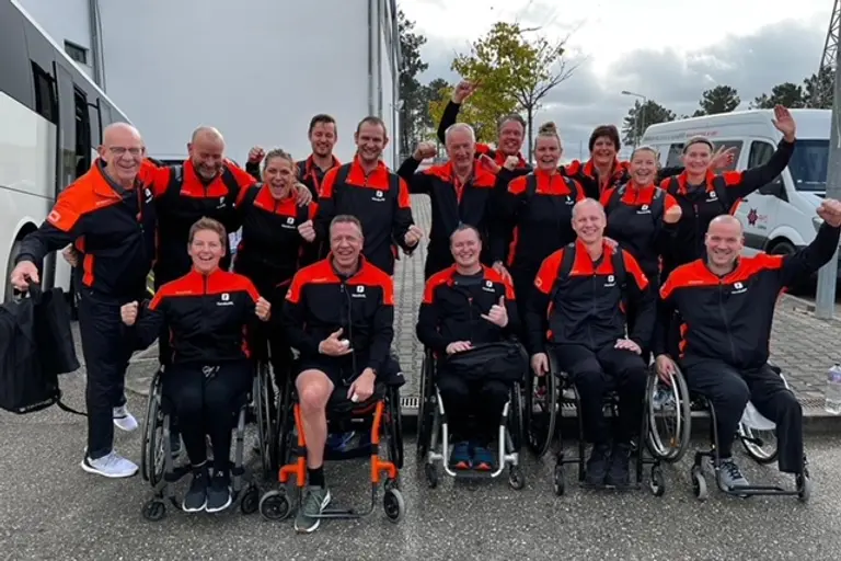 Het zilveren Nederlands rolstoelhandbalteam